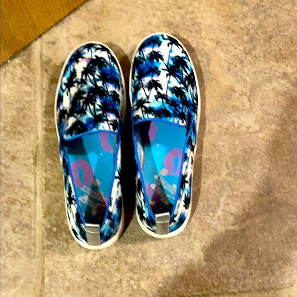 🔥sale Women’s Juicy Couture slip on tennis shoes